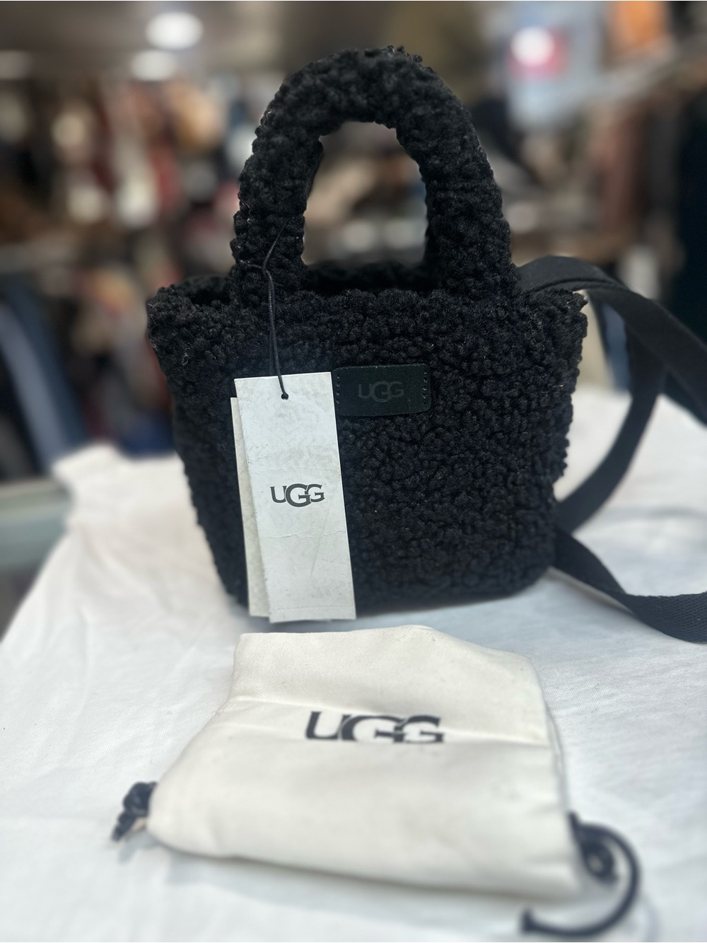 The UGG Maribel Mini Bag Sherpa. New - Picture 5 of 5